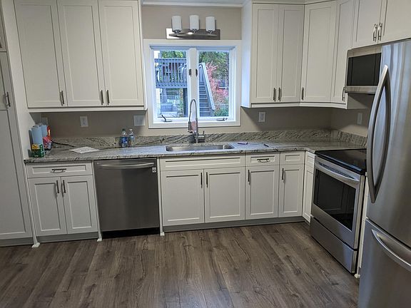 2nd image of 752 16th Ave N