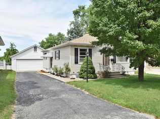 907 Porter St, Lemont, IL 60439