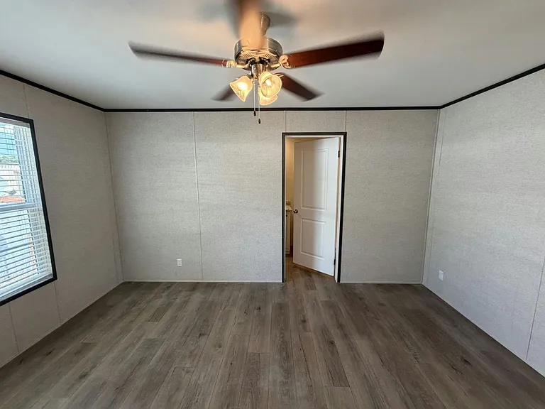 131 Lakeside Garden Cir #131 — Photo 18