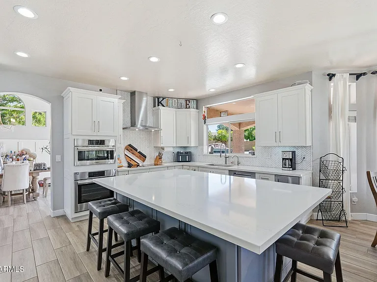 2575 E Drake St — Photo 14