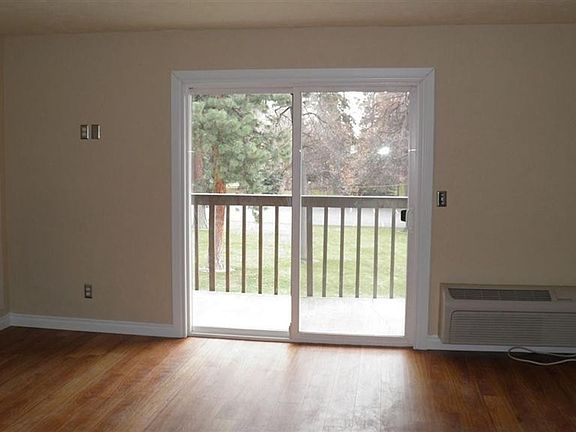 3rd image of 1565 NW Wall St #161