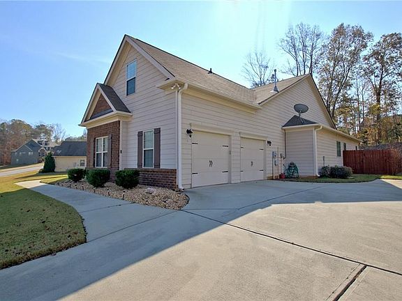 2nd image of 150 Mulberry Dr