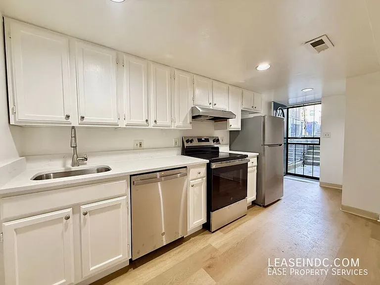 29 T St NW #B — Photo 6