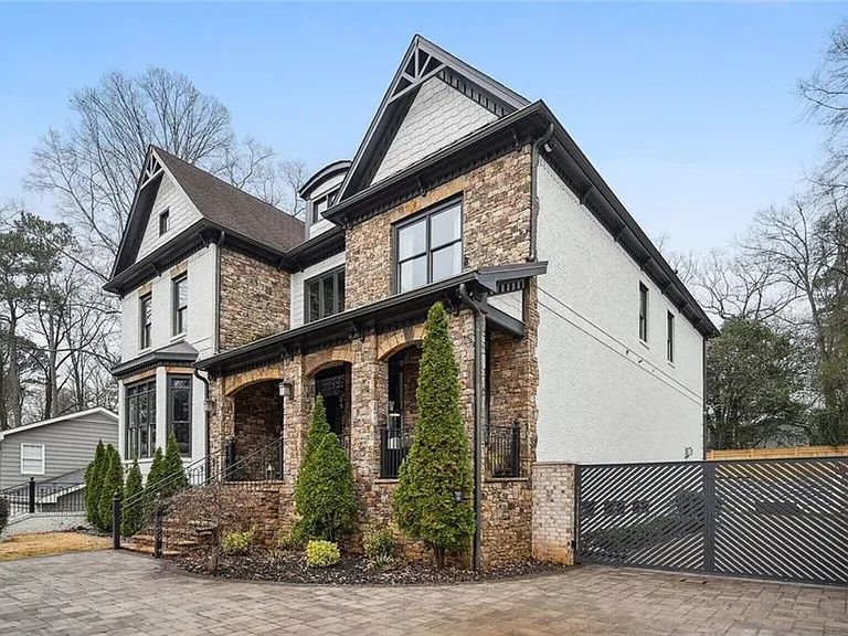 1930 Northside Dr NW — Photo 2