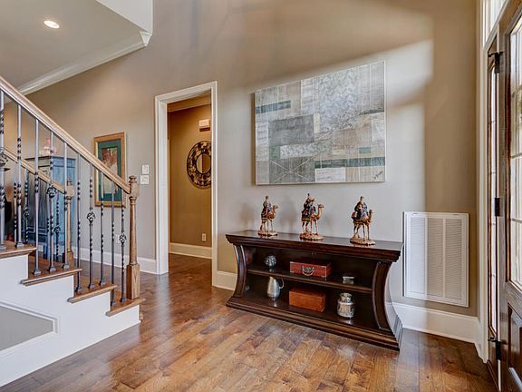 4th image of 609 Elk Falls Ln