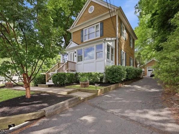 253 Essex St, Long Hill Twp., NJ 07980