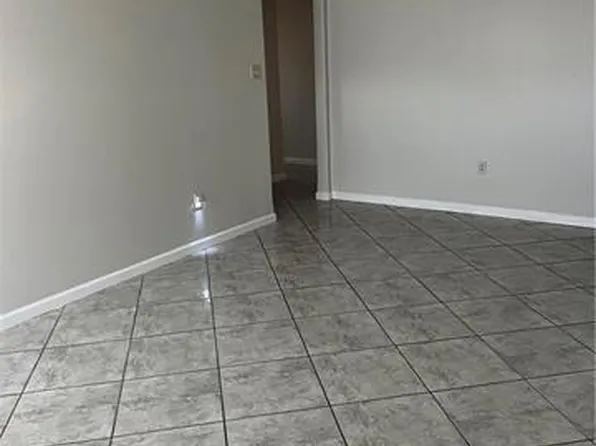 7840 Shubert St, New Orleans, LA 70126