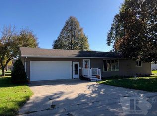 415 Division St, Garner, IA 50438