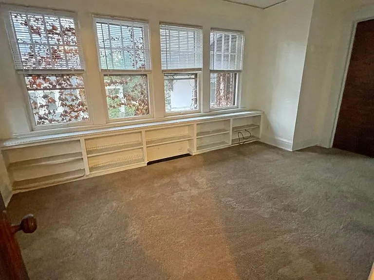 1338 Washtenaw Ave — Photo 15