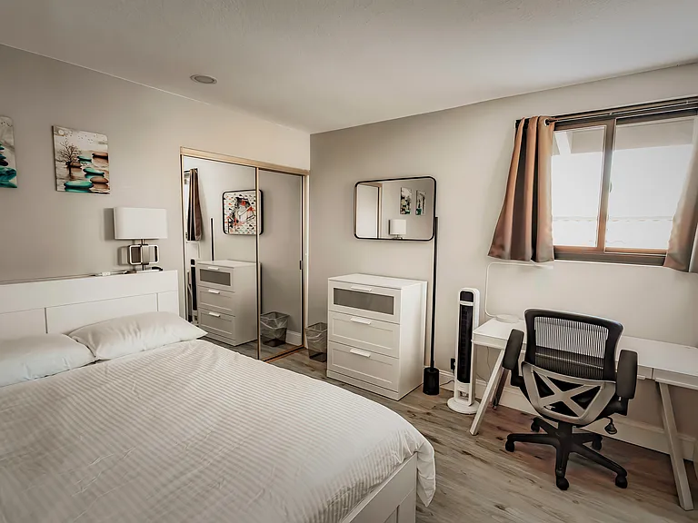 1373 W Aster St — Photo 14