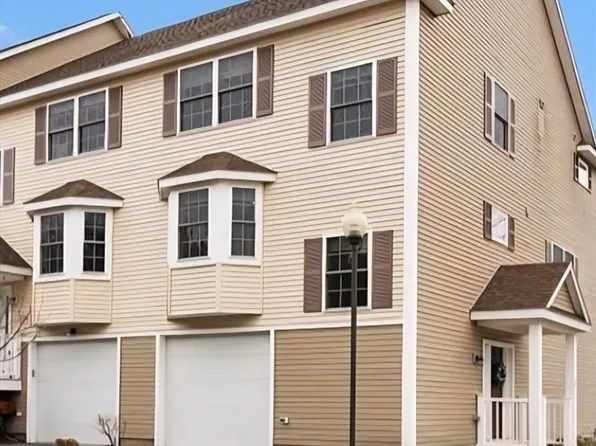 101 Hopkins St APT 1, Wakefield, MA 01880