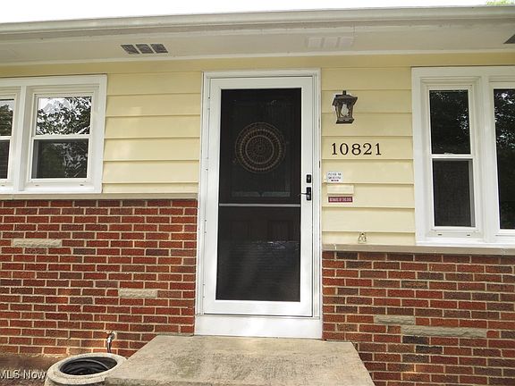 3rd image of 10821 Gregory Ln