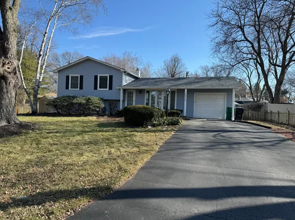 26W435 Blair St, Winfield, IL 60190