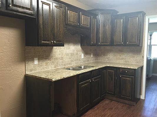 4th image of 266 Spokane St