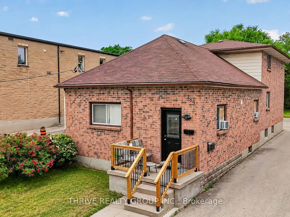 184 Simcoe St #3
