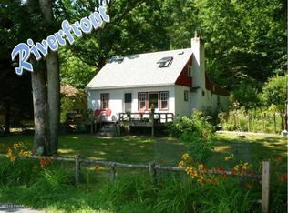 522 Masthope Plank Rd, Lackawaxen, PA 18435