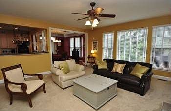 5th image of 290 Ariel Dr NE