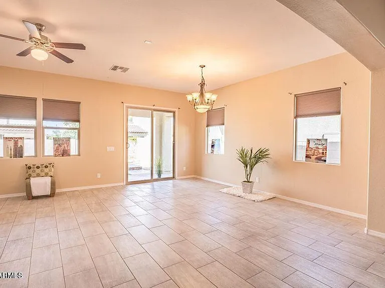 5434 S Forest Ave — Photo 7