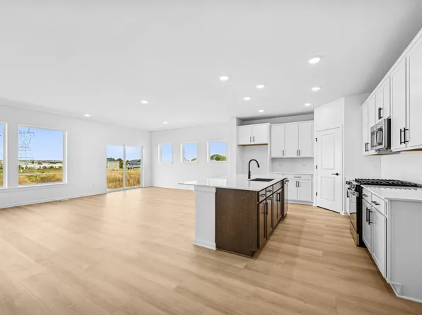 1494 Tyrone Dr, Shakopee, MN 55379