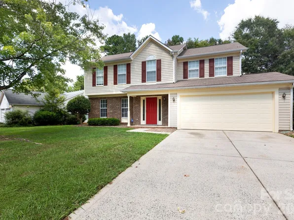 5401 Groveton Ct, Charlotte, NC 28269