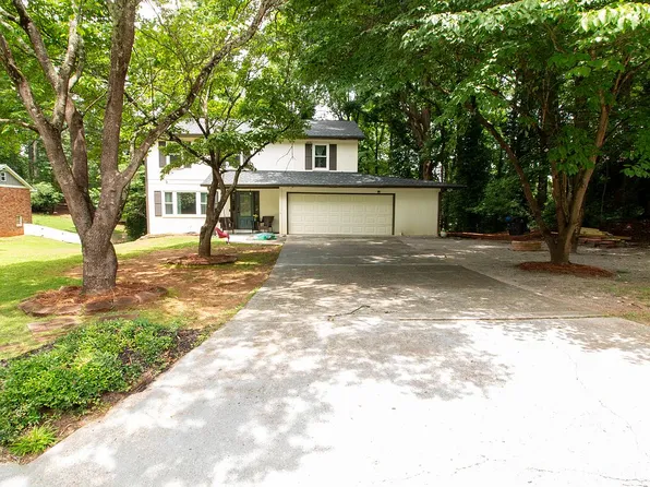 130 Bainbridge Trl, Roswell, GA 30076