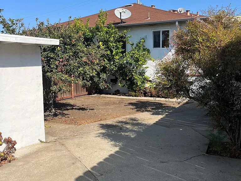 6258 Cypress Ave — Photo 13