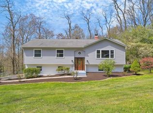 102 Brandy Ln, Wappingers Falls, NY