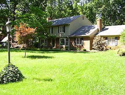 2nd image of 640 Farnham Dr