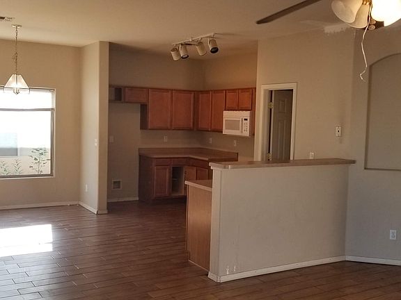 4th image of 2028 W Bellagio Dr