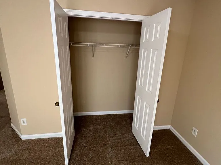 824 Georgian Point Dr — Photo 14