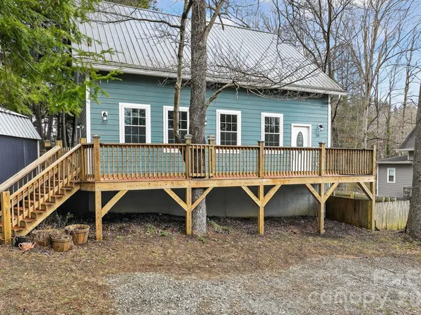 155 N Fork Rd, Black Mountain, NC 28711