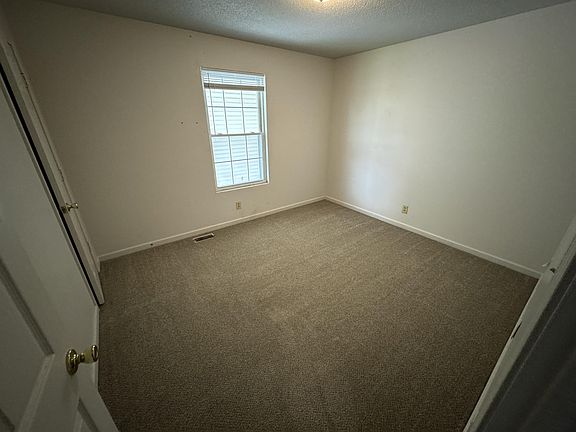 5th image of 211 Timber Court Dr APT C