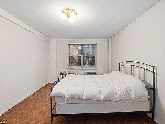 2nd image of 221 E 50th St APT 1A