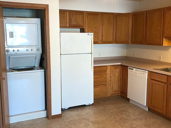 2nd image of 1082 Apple Ave