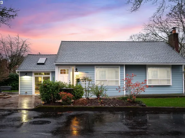 903 NW 43rd St, Vancouver, WA 98660