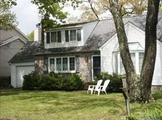 270 Fillmore St, Centerport, NY 11721