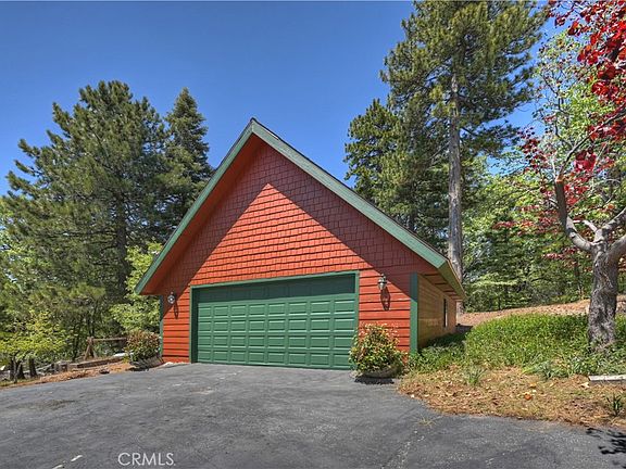 3rd image of 30 Park Dr