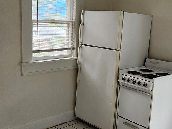 3rd image of 2417 3rd Ave N