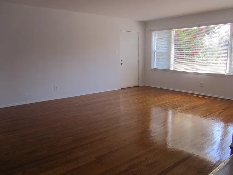 16179 W Sunset Blvd #1 — Photo 9