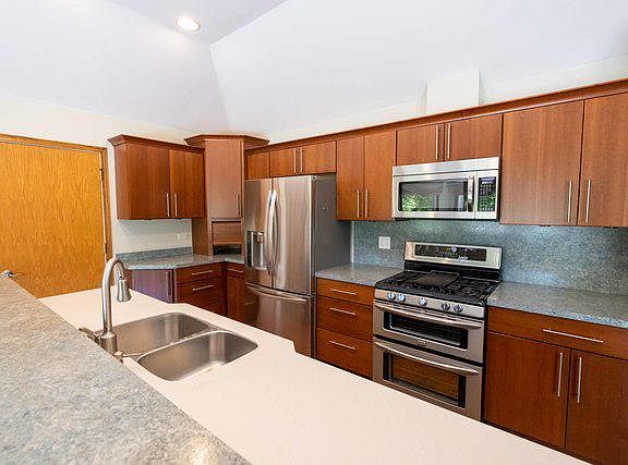 5th image of 246 Old Darby Ln