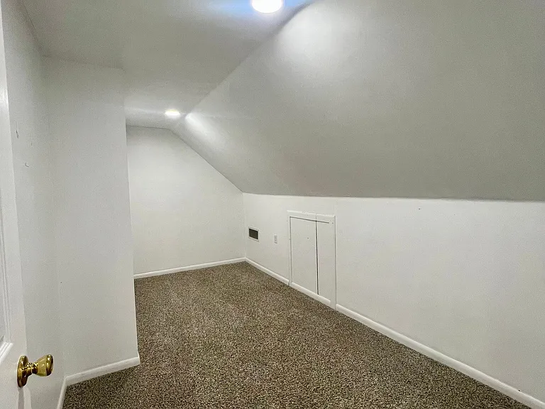 119 E Church St — Photo 18