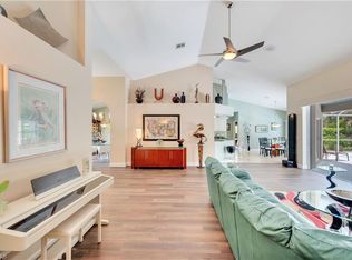 457 Raven Way, Naples, FL 34110