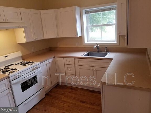 2nd image of 5907 Gospel St #A
