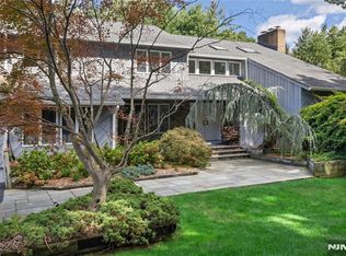 22 Angela Ct, Woodcliff Lake, NJ 07677