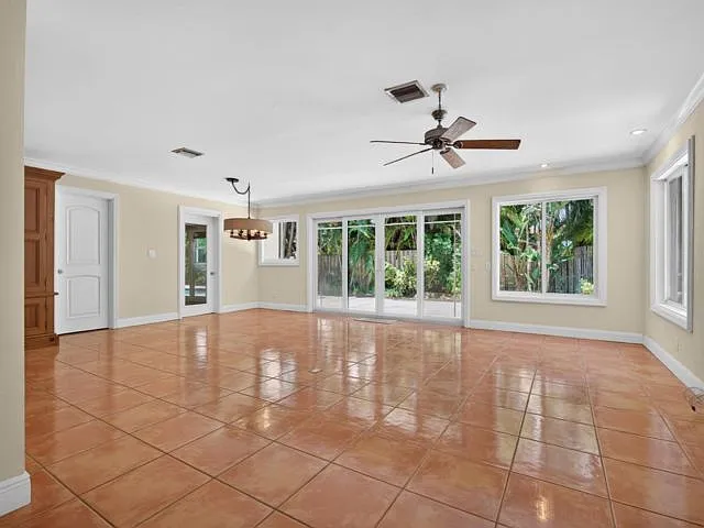 701 SW 5th St — Photo 14