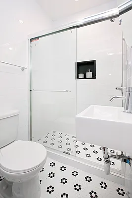 Rented by The InHouse Group | media 17