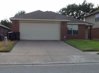 2748 Maegen Cir, Fort Worth, TX 76112