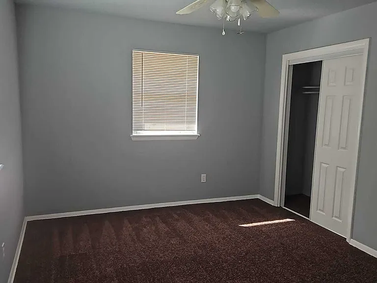 5701 NW Chestnut Ln — Photo 12
