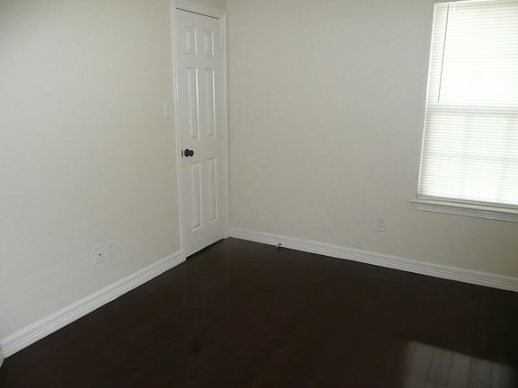 5th image of 9505 Shoreham St