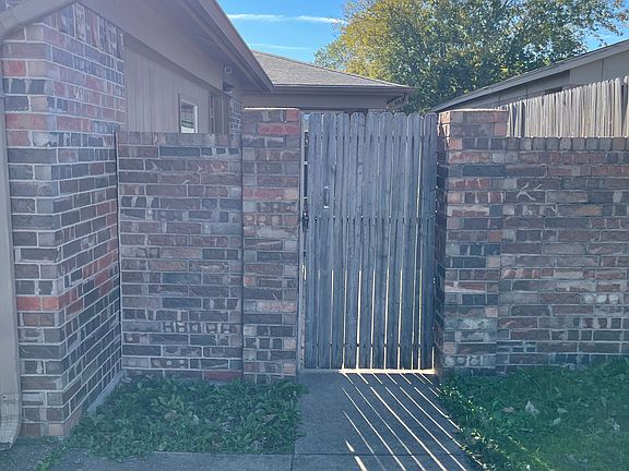 3rd image of 10257 Aurora Dr #10257